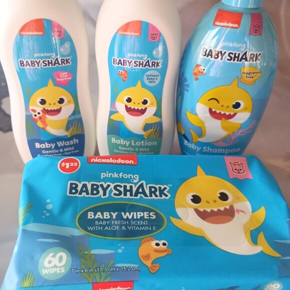 Nickelodeon Other - Nickelodeon Pinkfong Baby Shark 4-Piece Bath Time Set NEW Kids Gift